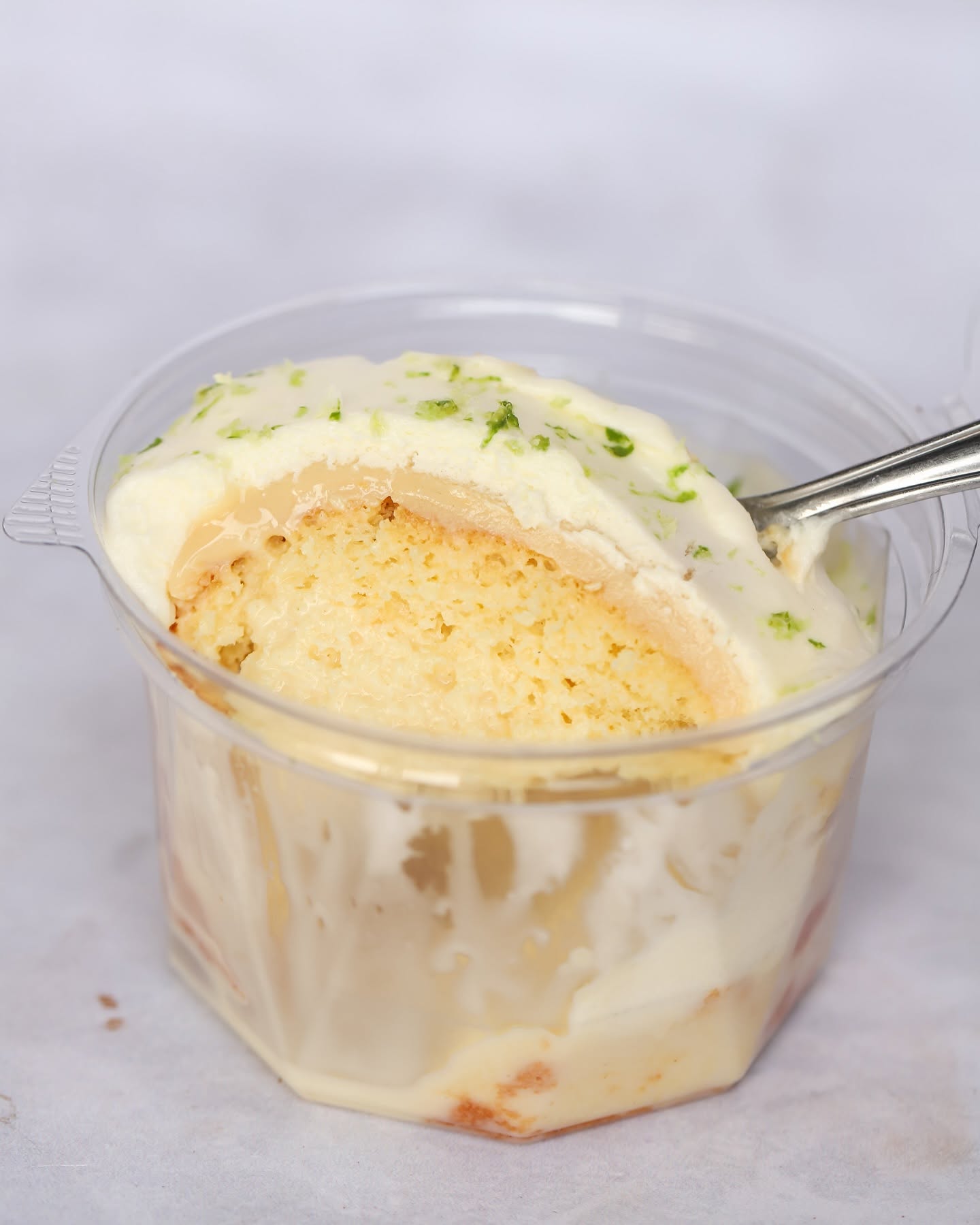 Torta 3 leches pie de limón · porción
