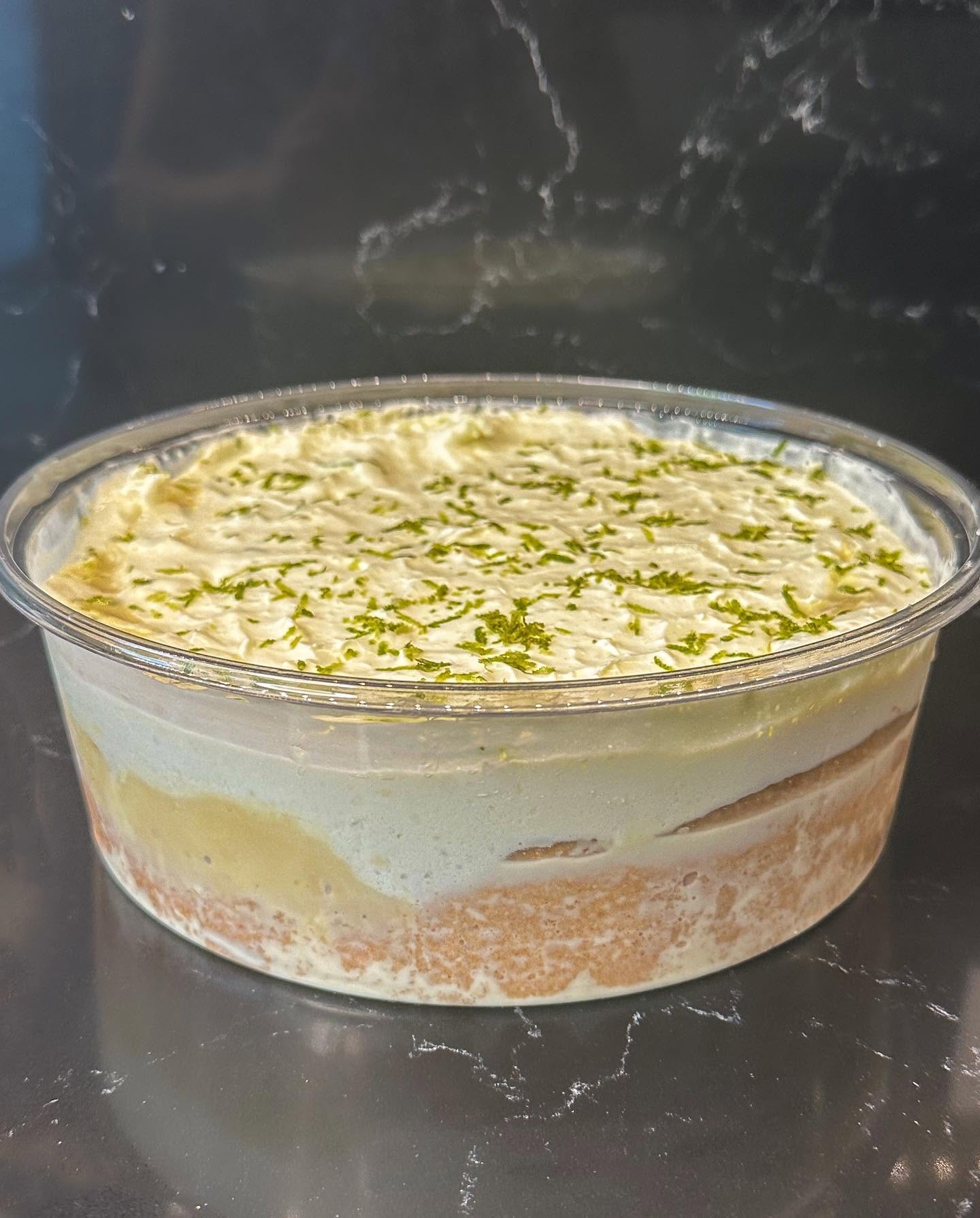 Torta 3 leches pie de limón · grande (20–30 personas)