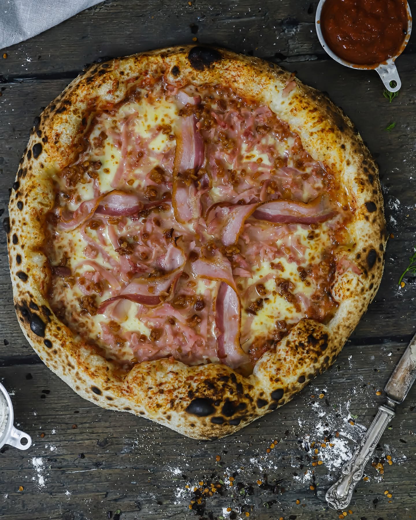 Pizza Jamón y champiñones