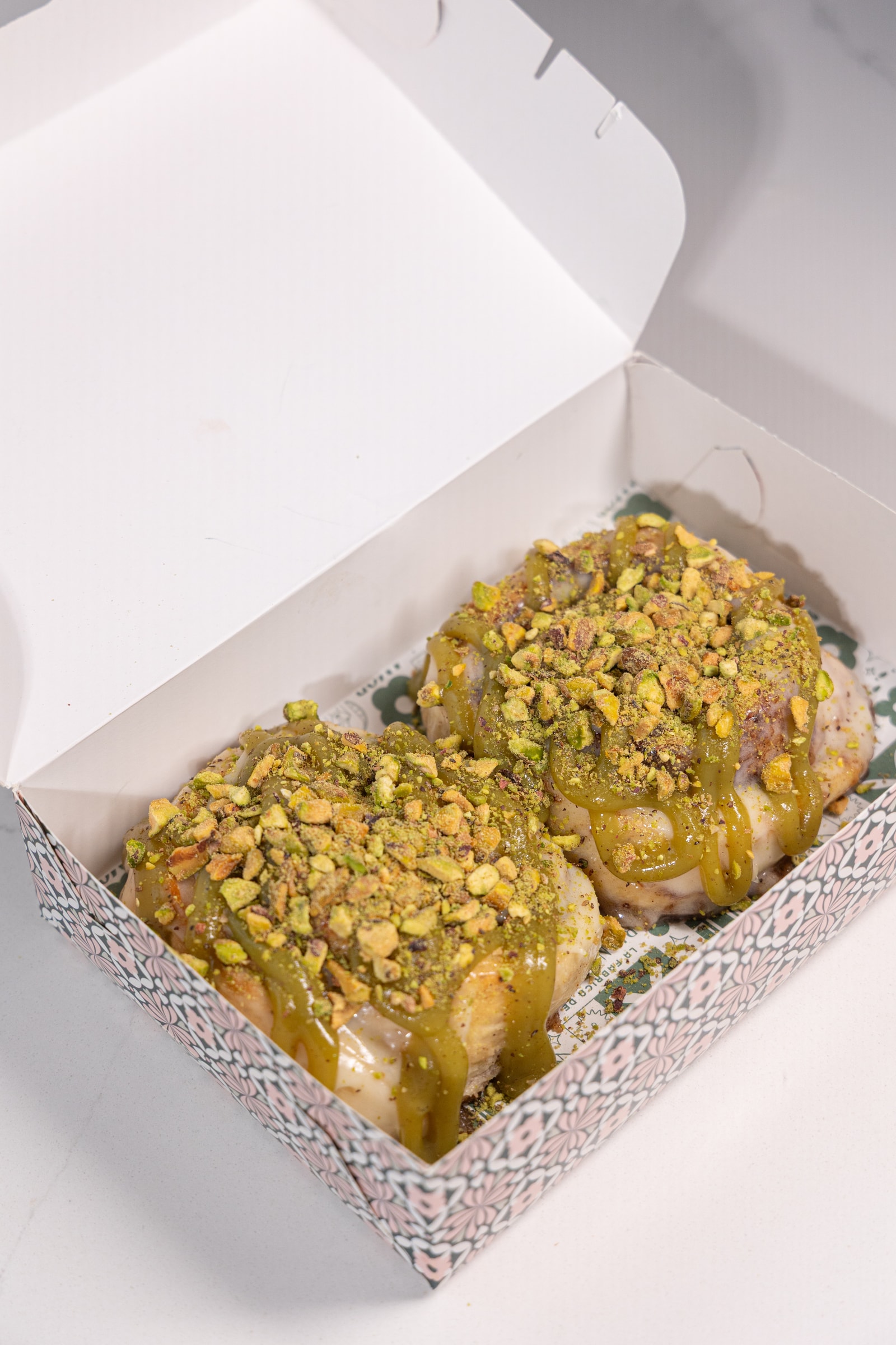 Cinnamon roll pistacho